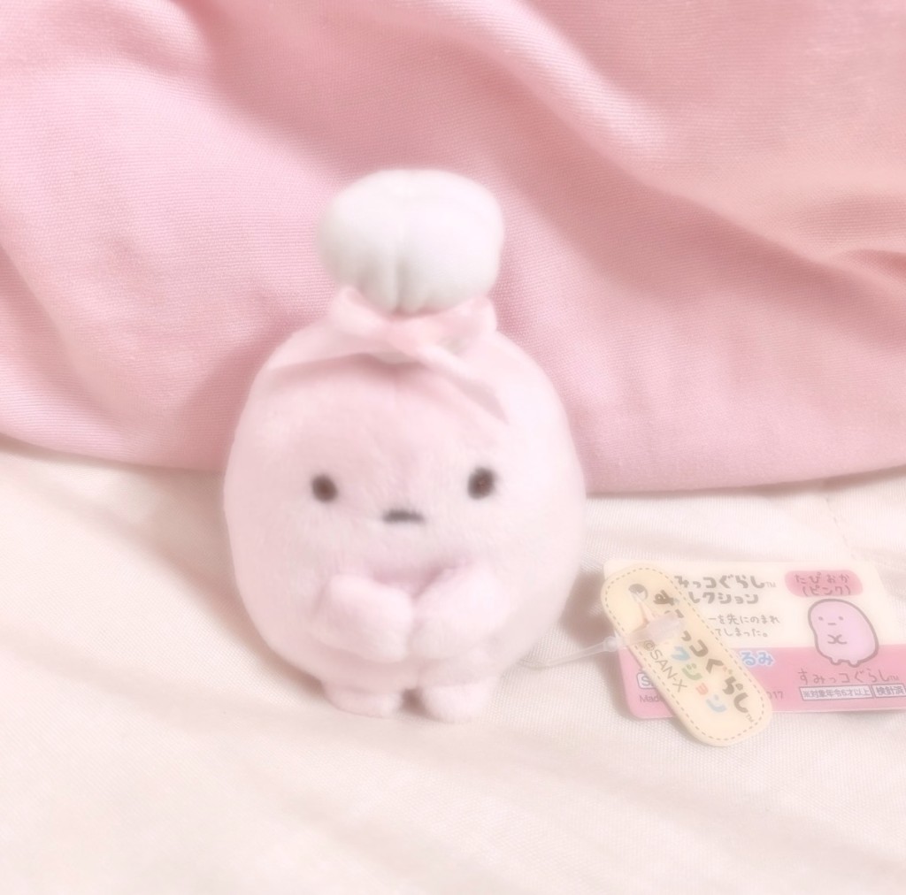 角落生物玩偶照片